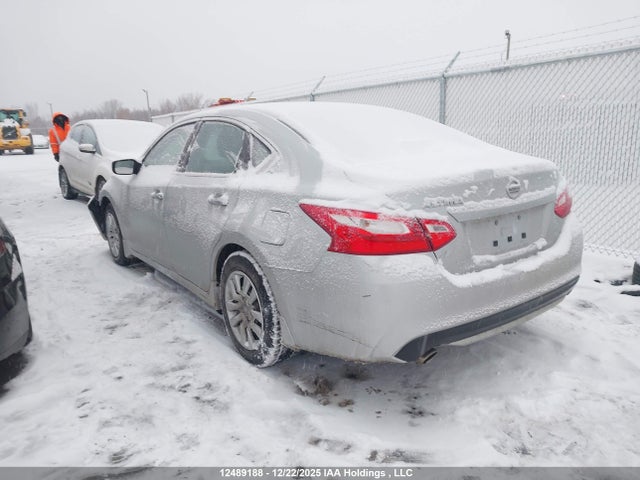 Nissan Altima 2016 1N4AL3AP9GN337004 Image 3
