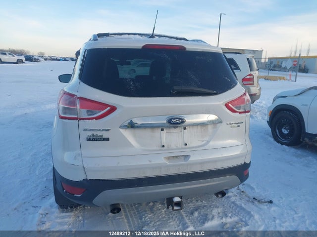 1FMCU9J92FUB85314 Ford Escape Titanium