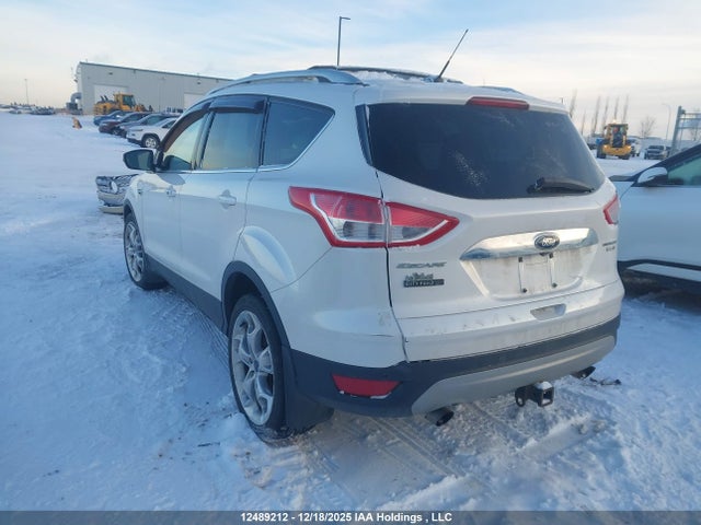 1FMCU9J92FUB85314 Ford Escape Titanium