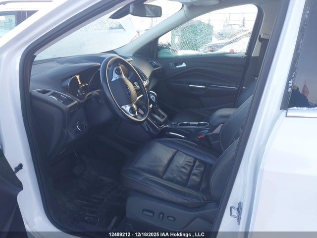 1FMCU9J92FUB85314 Ford Escape Titanium