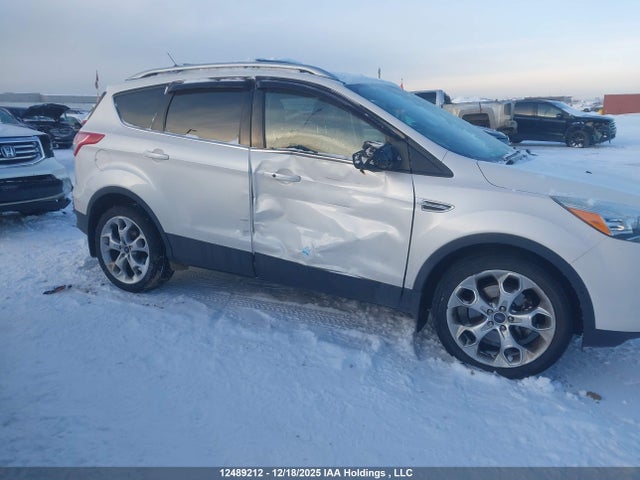 1FMCU9J92FUB85314 Ford Escape Titanium