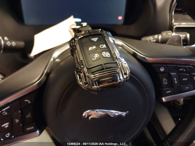 Jaguar F-PACE S 2017 SADCM2BV5HA091900 Image 11