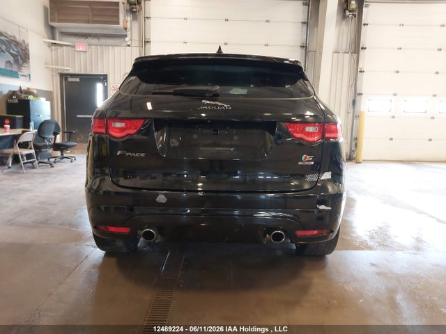 Jaguar F-PACE S 2017 SADCM2BV5HA091900 Image 16