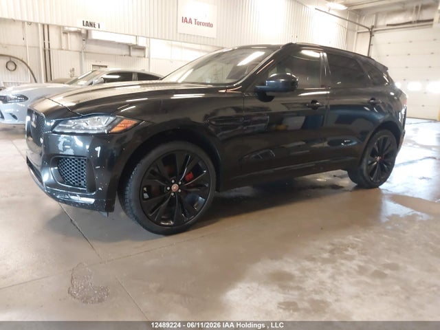 Jaguar F-PACE S 2017 SADCM2BV5HA091900 Image 2
