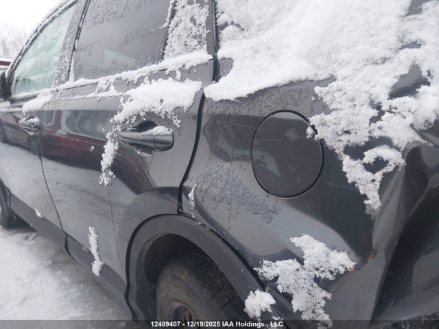 2T3ZFREV9JW496704 Toyota RAV4 LE