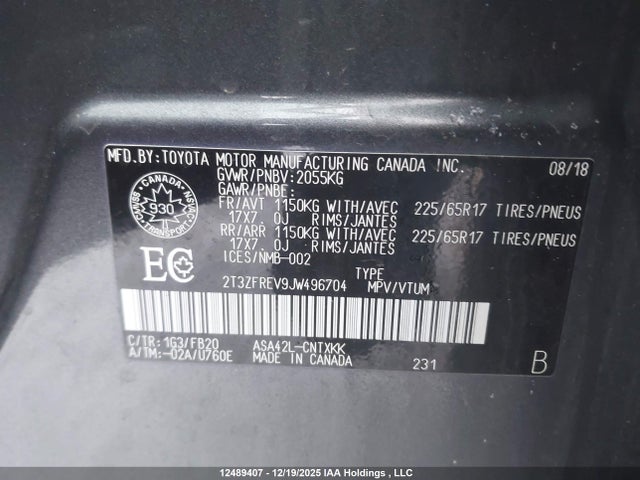 2T3ZFREV9JW496704 Toyota RAV4 LE