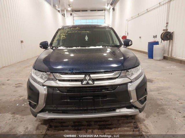 JA4JZ3AX1GZ600629 Mitsubishi Outlander Se