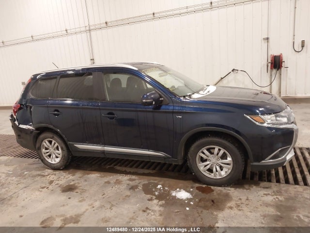 JA4JZ3AX1GZ600629 Mitsubishi Outlander Se