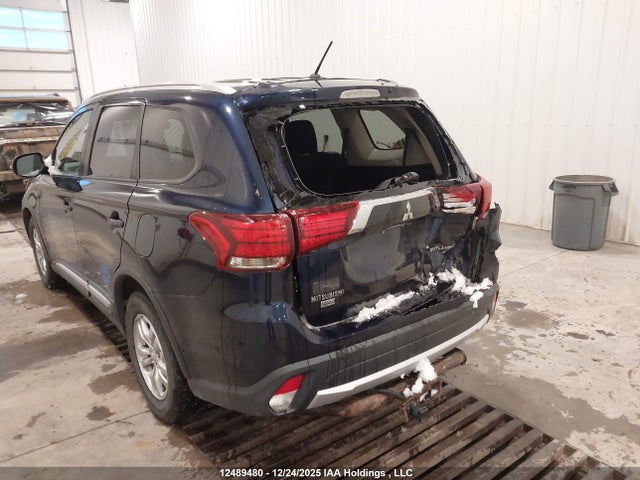JA4JZ3AX1GZ600629 Mitsubishi Outlander Se