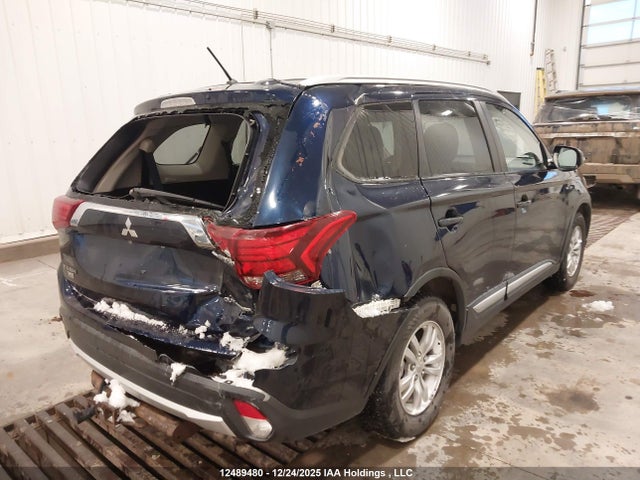 JA4JZ3AX1GZ600629 Mitsubishi Outlander Se