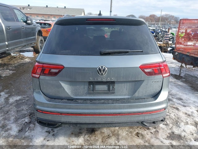 3VV8B7AX5NM146871 Volkswagen Tiguan Se R-line Black