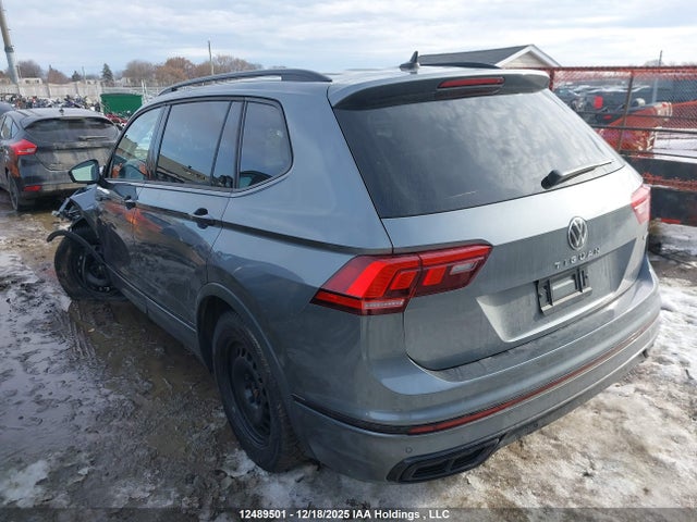 3VV8B7AX5NM146871 Volkswagen Tiguan Se R-line Black