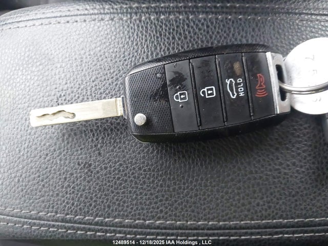 3KPA25AD5NE512588 KIA Rio Lx Premium/lx+