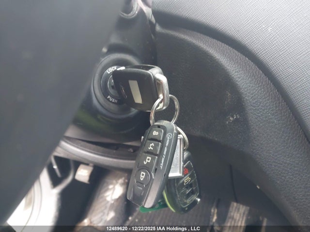 5XYZUDLB6GG374679 Hyundai Santa Fe