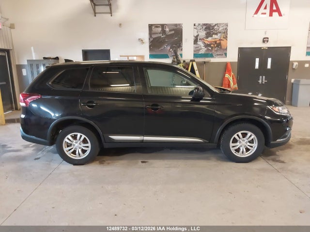 JA4AZ2A37LZ611703 Mitsubishi Outlander Es