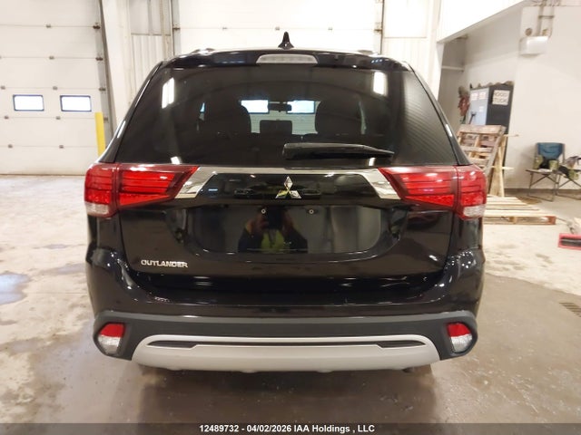 JA4AZ2A37LZ611703 Mitsubishi Outlander Es