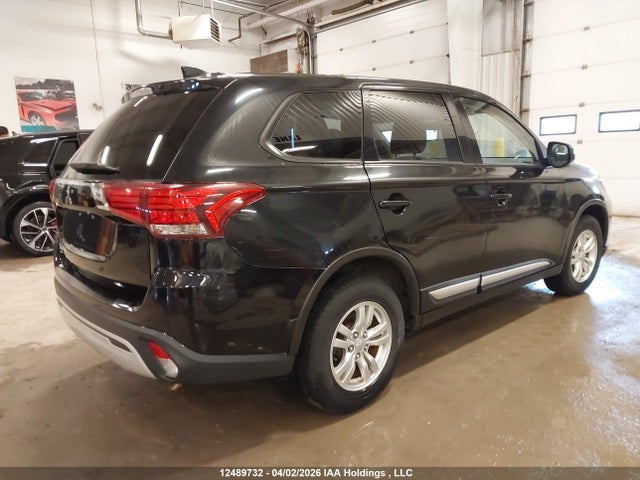 JA4AZ2A37LZ611703 Mitsubishi Outlander Es
