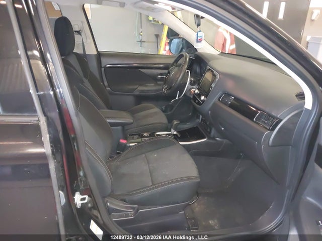JA4AZ2A37LZ611703 Mitsubishi Outlander Es