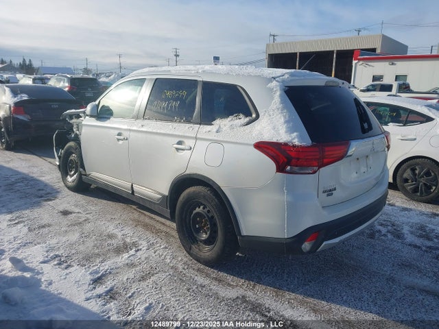 Продажа на аукционе авто 2016 Mitsubishi Outlander Es, vin: JA4AZ2A35GZ602228, номер лота: 12489799