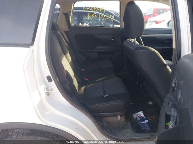 Продажа на аукционе авто 2016 Mitsubishi Outlander Es, vin: JA4AZ2A35GZ602228, номер лота: 12489799