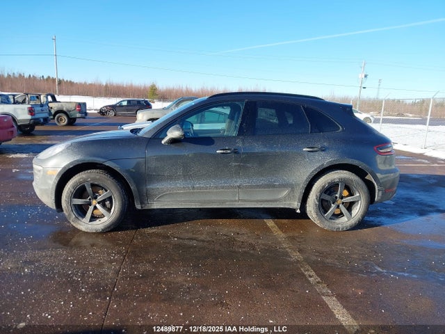 Porsche Macan Sport Edition 2018 WP1AA2A55JLB03016 Image 13
