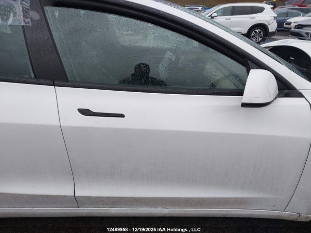 5YJ3E1EB8NF277194 Tesla MODEL 3