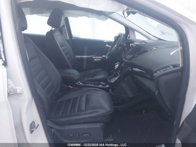 12489966 :رقم المزاد ، 1FADP5FU6HL100110 vin ، 2017 Ford C-max Titanium مزاد بيع