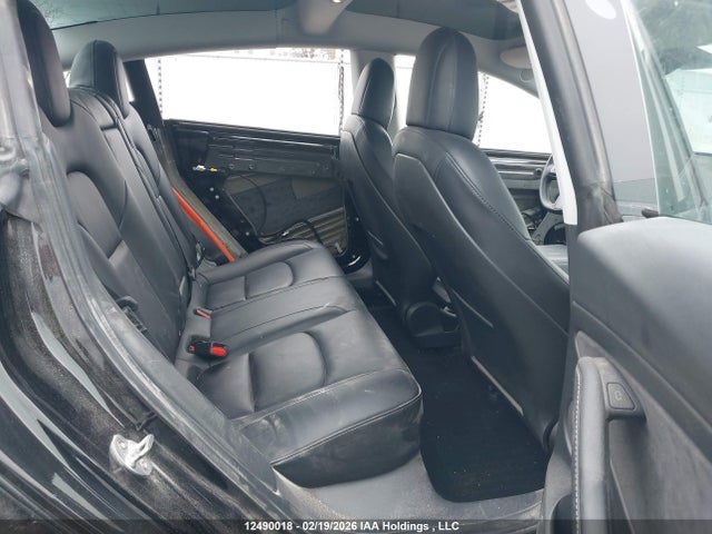 5YJ3E1EB5NF118164 Tesla MODEL 3