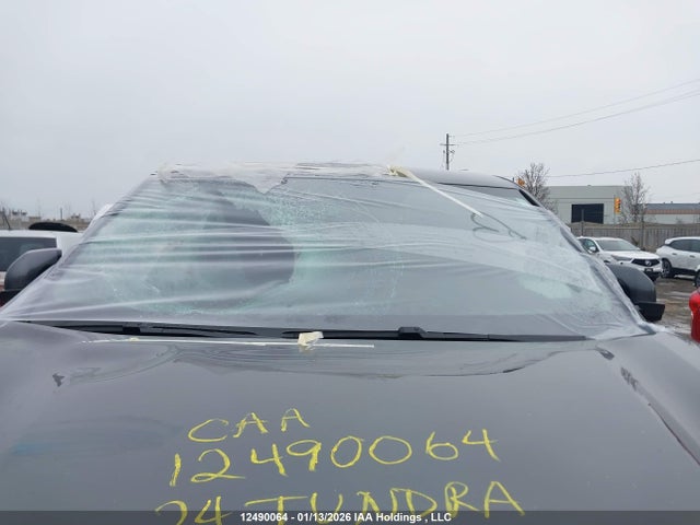 Продаж на аукціоні авто 2024 Toyota Tundra Limited 4x4, vin: 5TFJA5DB0RX233486, номер лоту: 12490064
