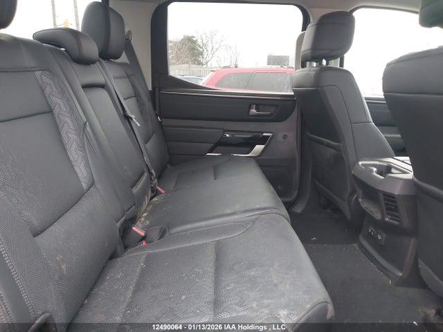 Продаж на аукціоні авто 2024 Toyota Tundra Limited 4x4, vin: 5TFJA5DB0RX233486, номер лоту: 12490064