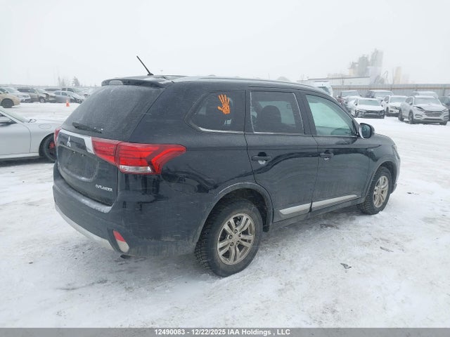 JA4JZ3AX2GZ604379 Mitsubishi Outlander Se