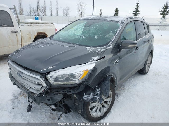 1FMCU9J97JUD52761 Ford Escape Titanium