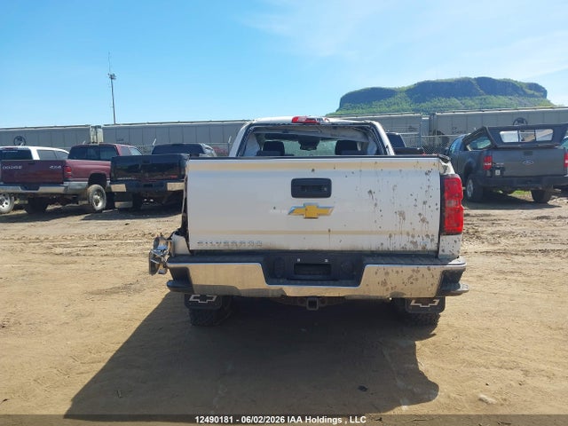 12490181 :رقم المزاد ، 3GCUKREC5FG117080 vin ، 2015 Chevrolet Silverado 1500 1lt/2lt مزاد بيع