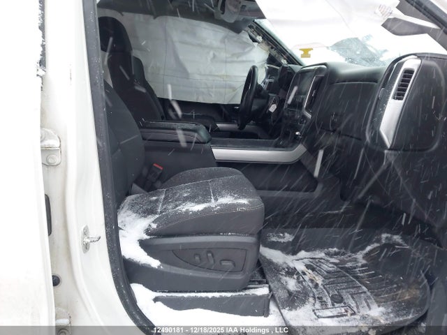 12490181 :رقم المزاد ، 3GCUKREC5FG117080 vin ، 2015 Chevrolet Silverado 1500 1lt/2lt مزاد بيع