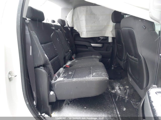 12490181 :رقم المزاد ، 3GCUKREC5FG117080 vin ، 2015 Chevrolet Silverado 1500 1lt/2lt مزاد بيع