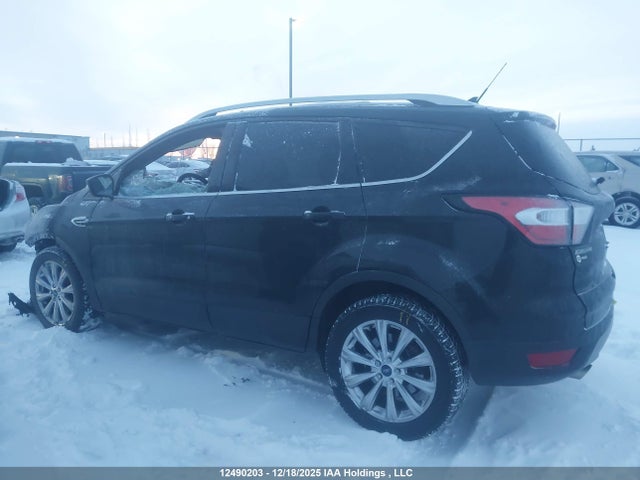 1FMCU9J90JUD44923 Ford Escape Titanium