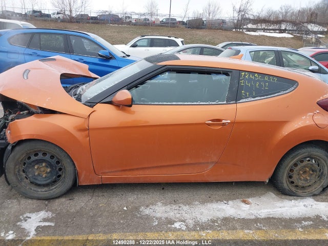2013 Hyundai Veloster მანქანა იყიდება აუქციონზე, vin: KMHTC6AD7DU144891, აუქციონის ნომერი: 12490288