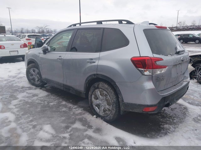 12490349 :رقم المزاد ، JF2SKECC6NH513902 vin ، 2022 Subaru Forester مزاد بيع