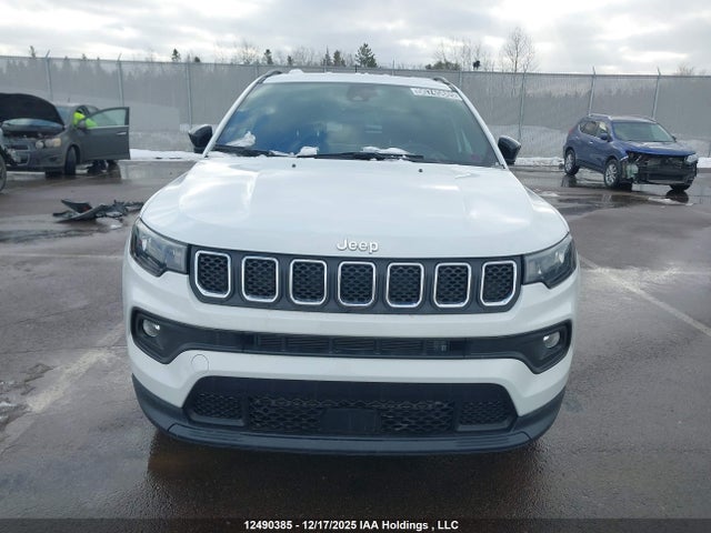 12490385 :رقم المزاد ، 3C4NJDBN6PT553753 vin ، 2023 Jeep Compass Latitude مزاد بيع