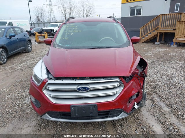 1FMCU0GDXJUD52860 Ford ESCAPE SE