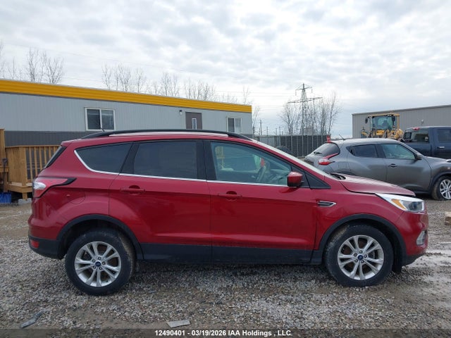 1FMCU0GDXJUD52860 Ford ESCAPE SE