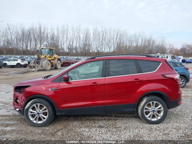 1FMCU0GDXJUD52860 Ford ESCAPE SE