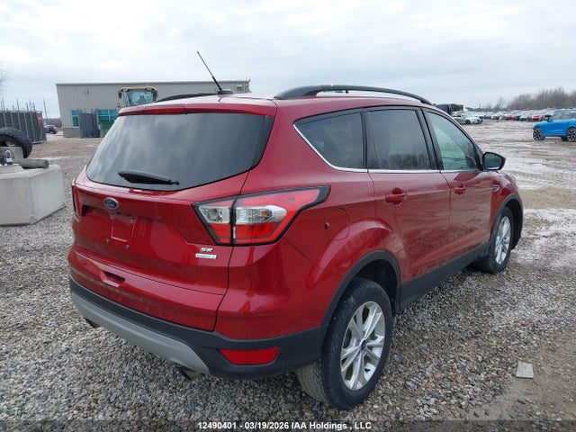 1FMCU0GDXJUD52860 Ford ESCAPE SE