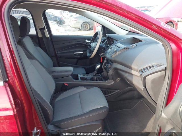 1FMCU0GDXJUD52860 Ford ESCAPE SE