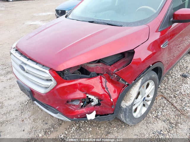 1FMCU0GDXJUD52860 Ford ESCAPE SE