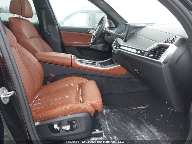 5UX33EU0XS9Y35810 BMW X5 M60i