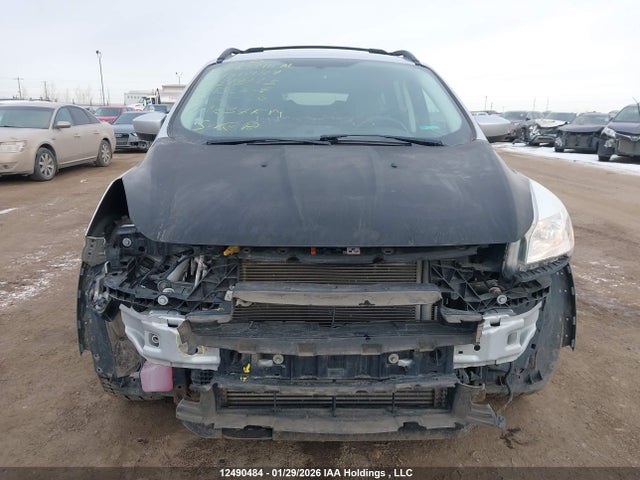 1FMCU9GX9FUB43213 Ford ESCAPE SE