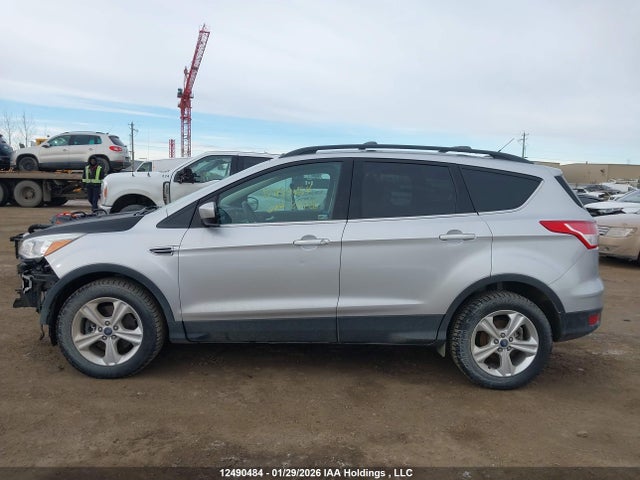 1FMCU9GX9FUB43213 Ford ESCAPE SE