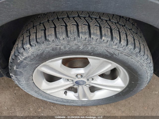 1FMCU9GX9FUB43213 Ford ESCAPE SE