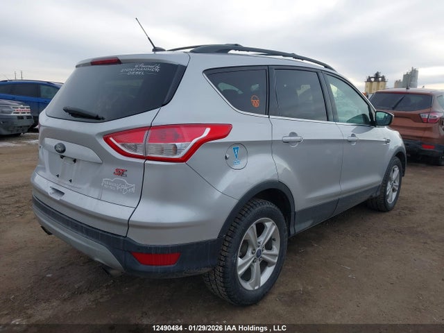 1FMCU9GX9FUB43213 Ford ESCAPE SE
